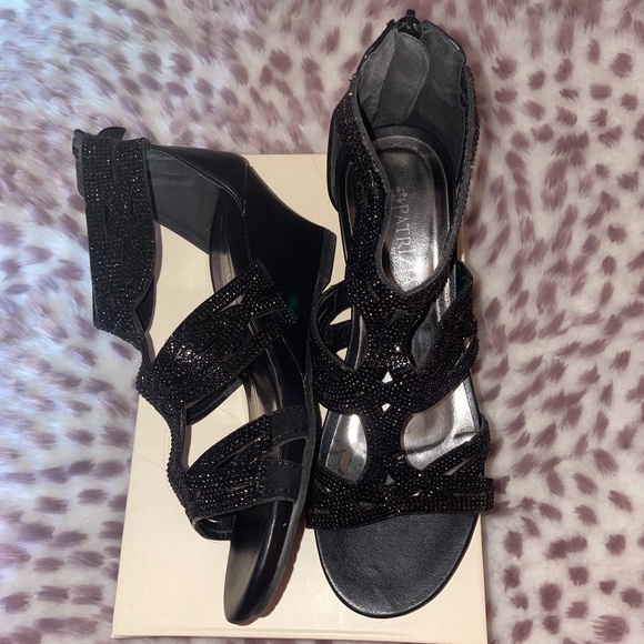 Spring Step Black Wedges - Picture 1 of 8